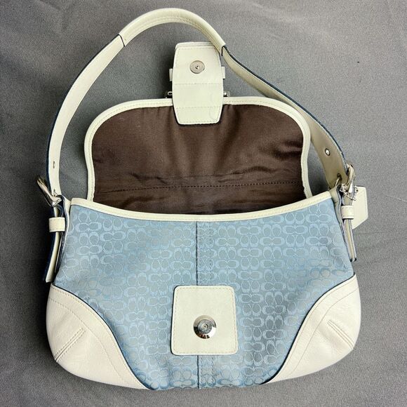 Coach vintage Soho Signature Blue Jacquard White Leather Flap Hobo Shoulder Bag - Picture 3 of 11